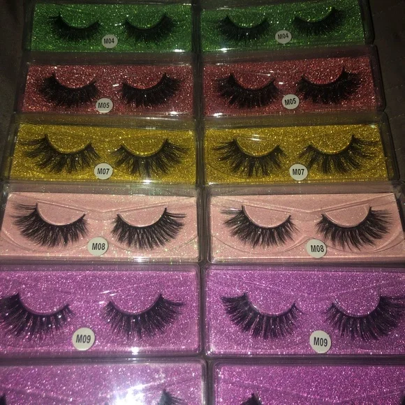 Eyelash Set - Picture 3 of 5